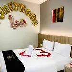 Maple Boutique Hotel