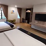 Maple Boutique Hotel